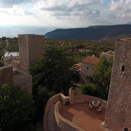 Aparthotel Arapakis Historic Castle Pírgos Dhiroú Esterno foto
