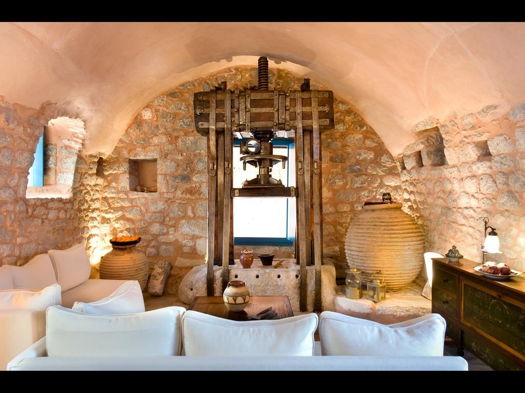 Aparthotel Arapakis Historic Castle Pírgos Dhiroú Esterno foto