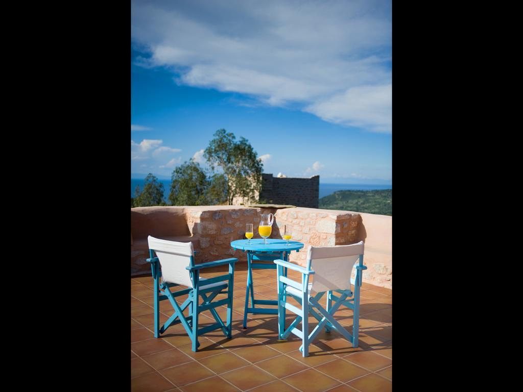 Aparthotel Arapakis Historic Castle Pírgos Dhiroú Camera foto