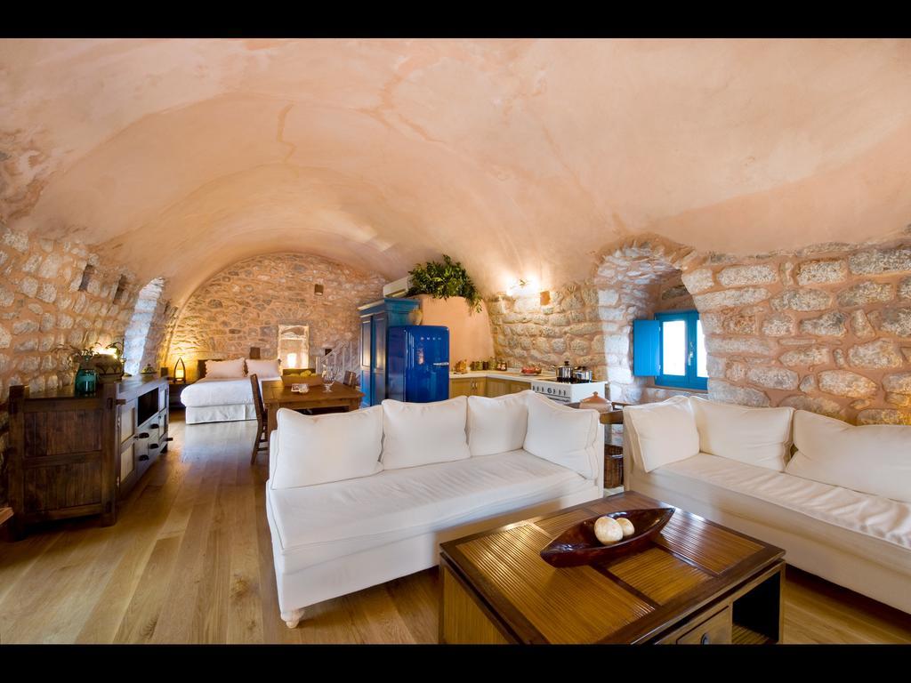 Aparthotel Arapakis Historic Castle Pírgos Dhiroú Camera foto