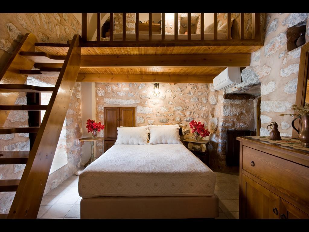 Aparthotel Arapakis Historic Castle Pírgos Dhiroú Camera foto