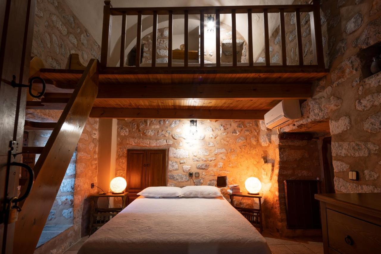 Aparthotel Arapakis Historic Castle Pírgos Dhiroú Esterno foto