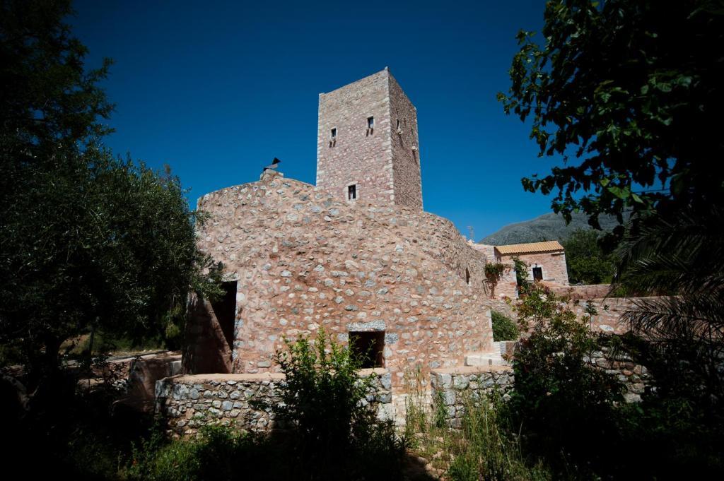 Aparthotel Arapakis Historic Castle Pírgos Dhiroú Esterno foto