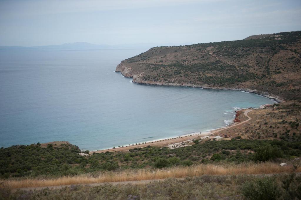 Aparthotel Arapakis Historic Castle Pírgos Dhiroú Esterno foto