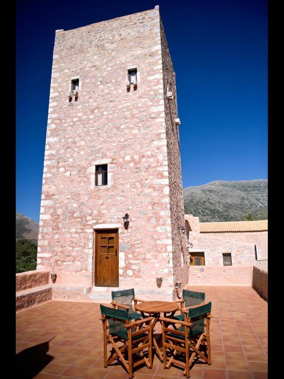 Aparthotel Arapakis Historic Castle Pírgos Dhiroú Esterno foto