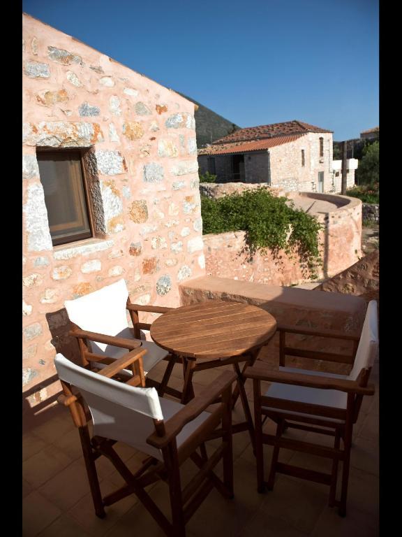 Aparthotel Arapakis Historic Castle Pírgos Dhiroú Camera foto