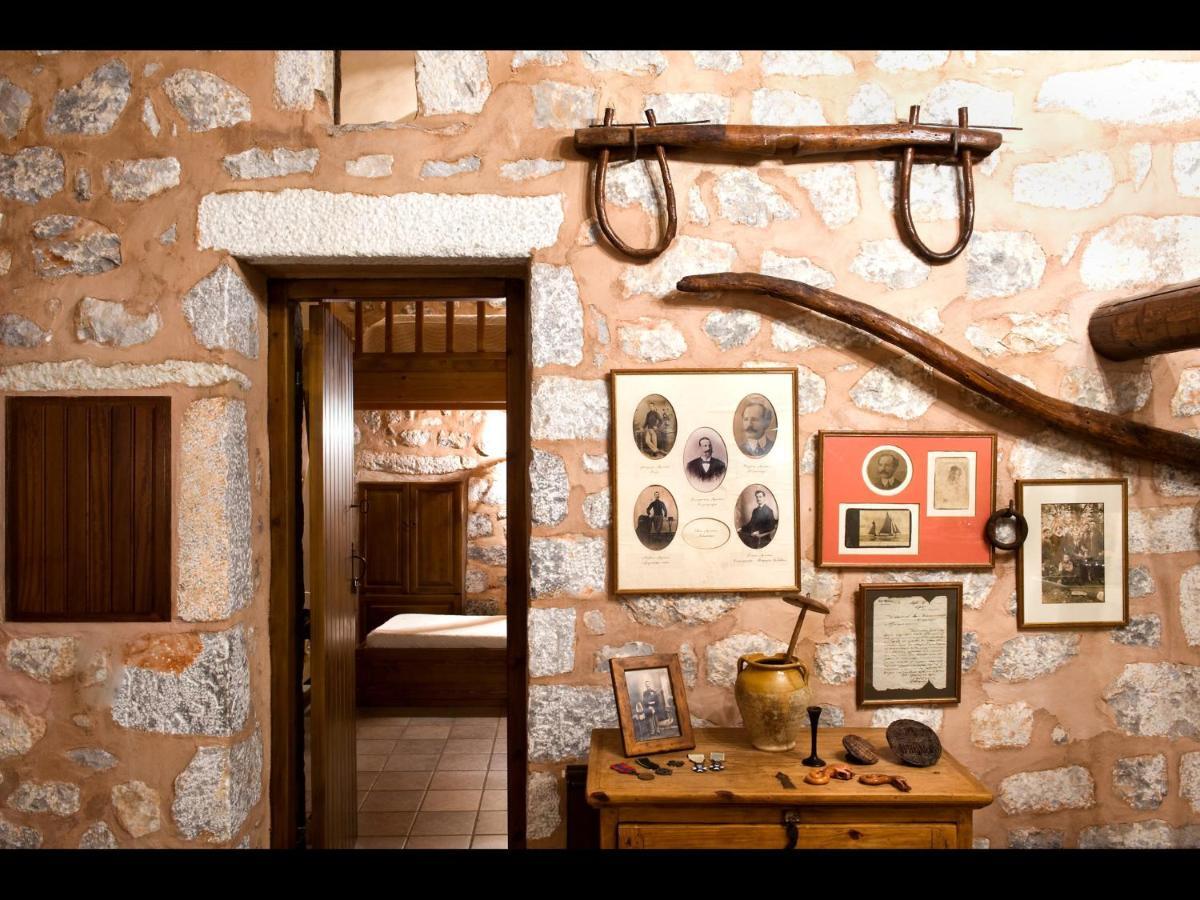 Aparthotel Arapakis Historic Castle Pírgos Dhiroú Camera foto